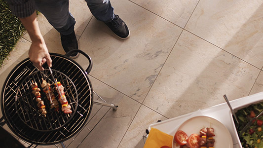 CERAMIC. A SAFE CHOICE.
