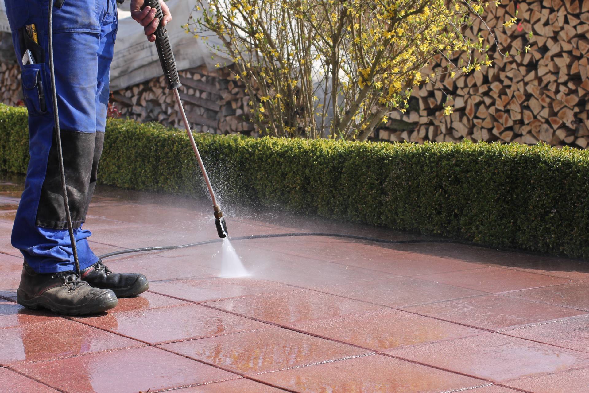 How to clean porcelain pavers? Our advice in a complete guide